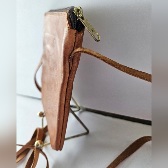 Leather Handmade Costa Rica Crossbody Bag - Picture 5 of 7